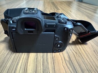CANON EOS R - 5