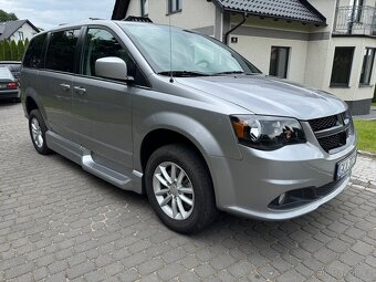 Dodge Auto s rampou pro vozíčkáře Auto pro handicapované - 5