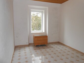 K prodeji komerční objekt/objekt k bydlení v obci Úlibice. - 5