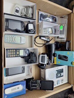 prodám mobily a příslušensti - 5