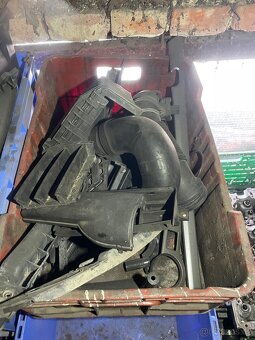 Různé náhradní díly koncern - 5