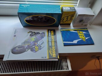 Prodám model Yamaha YZR-M1 1:4 Valentino Rossi – De Agostini - 5