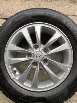 Alu Hyundai i30,letni 195/65 15 velmi pěkné - 5