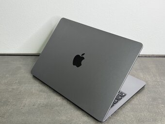 MacBook Air 13'' 2022 / M2 / 8GB / 256GB SSD / Space Gray - 5
