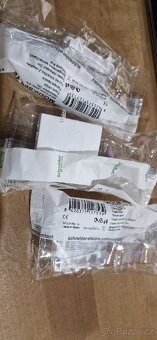 Schneider Unica Color zásuvky, rámečky, přístroje - 5