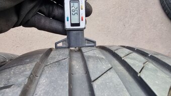 Letní pneu 235/40/19 Kumho - 5