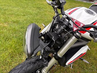 Triumph Street Triple S 660 - 5
