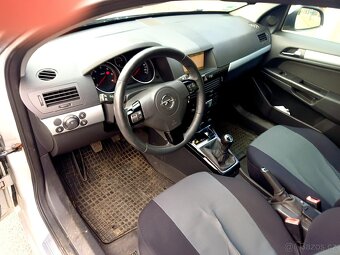 Opel Astra Caravan H 1.7 CDTi 81 kW rv 2010 - 5