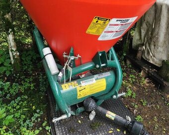 Malotraktor KUBOTA B2650 + nové rozmetadlo WESSEX - 5