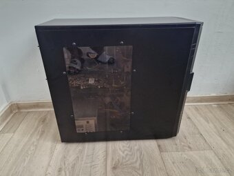 Čtyřjádrový Počítač s lcd monitorem na hraní starších her - 5