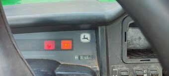 John Deere Gator - 5