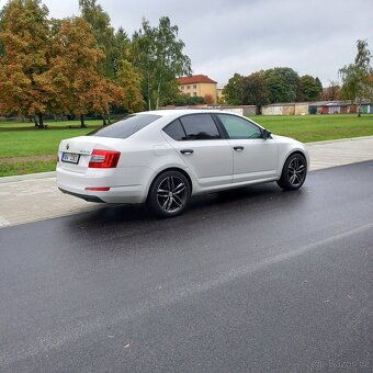 Prodám Škoda Octavia 3 1,6 TDI nové rozvody nová technická - 5