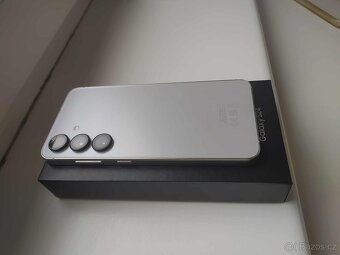 Samsung galaxy s24 - 5