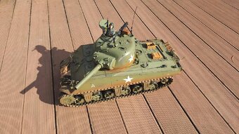 Model sovětského obrněného vozidla měřítko 1/10 - 5