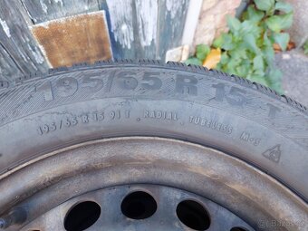 4x kompletní zimní kola 195/65 R15 91T + poklice Octavia III - 5