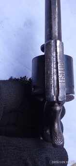Revolver  cal.320-8mm.vyroben do r.1890 British Buldog - 5