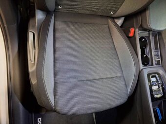 Skoda Octavia Combi 2.0 TDI Executive - Nafta - 5