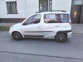 Toyota Yaris Verso 1.3 b. - 5