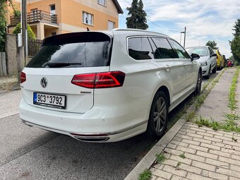 VW Passat B8 combi TDi 140kw 4motion Webasto R-Line Highline - 5