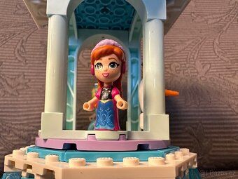 LEGO Disney Princess 43218 kouzelný kolotoč Anny a Elsy - 5
