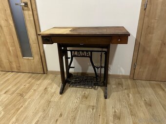 Šicí stroj Lada - 5