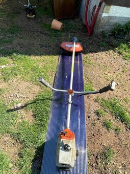 Prodám funkční křovinořezy Stihl cena za kus odběr kdykoliv - 5