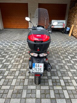 Prodám skůtr Aprilia sport city 300 - 5
