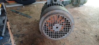 Elektromotor Mohelnice 2,2 kW 2865 ot/min - 5