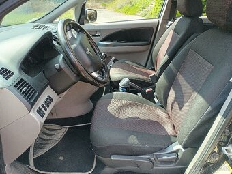 Mitsubishi Grandis - 5