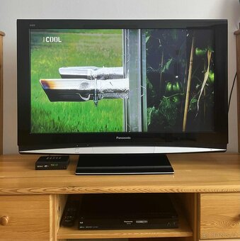 TV Panasonic TH-42PZ80E + Panasonic DMR - EX 768 - 5