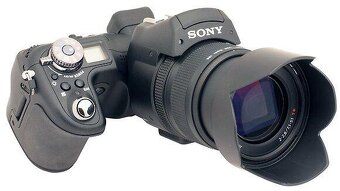 Prodám Sony Cyber-Shot DSC F828 + příslušenství - 5