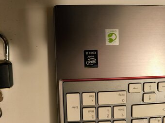 FUJITSU Lifebook E735 - 5