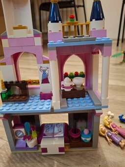 Lego DISNEY PRINCESS Pohádkový zámek Spící+ Locika - 5