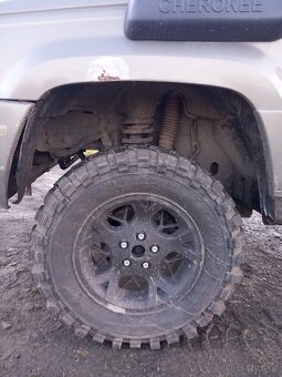Jeep Grand Cherokee ZJ 4.0 - 5