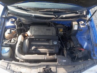 Prodám Volkswagen golf 4 , 1.4 na náhradní díly - 5
