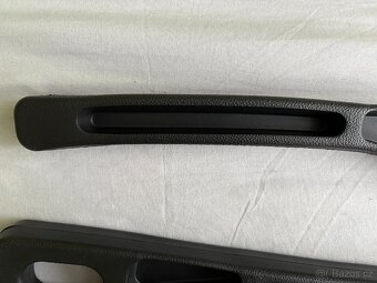 Výplň mezi mezeru sedadel - BMW - 2ks/černá - 5