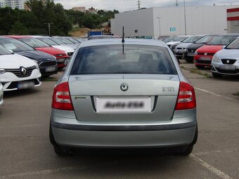 Škoda Octavia II 1.6i , 75 kW benzín, 2010 - 5