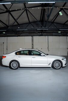 BMW 530d xDrive G30 Luxury Line | 360° kamery | Head-Up | - 5