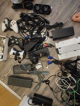 16 Xbox 360: nefunkční na náhradní dily - 5