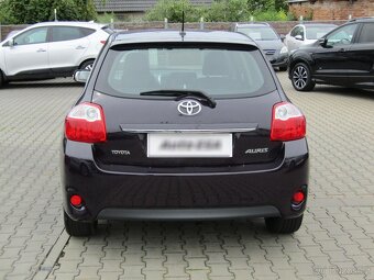 Toyota Auris 1.6 VVT- i , 97 kW benzín, 2011 - 5