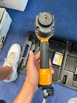 Pneumatická hřebíkovačka Bostitch SB-HC50FN - 5