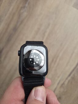 Apple Watch 7, černé 44 mm - 5