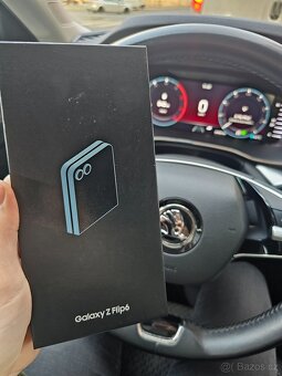 Samsung Z flip 6 256KB - 5