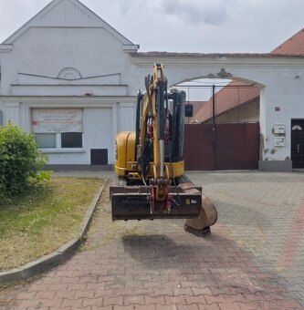 Pásový minibagr CAT 303,5 E - 5