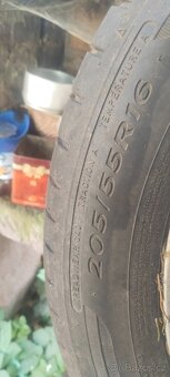Pneu 205/55/16 - 5