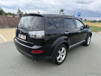 Mitsubishi Outlander 2.4 4x4 7-MÍST +Najeto 202TKM+ - 5