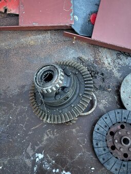 Prodám náhradní díly zetor - 5