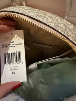 Nový batoh Michael Kors - 5