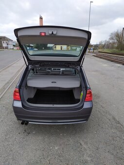 BMW e91 325i 160 kw - 5