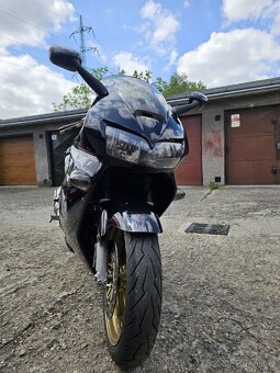 Honda VFR800 FI - 5